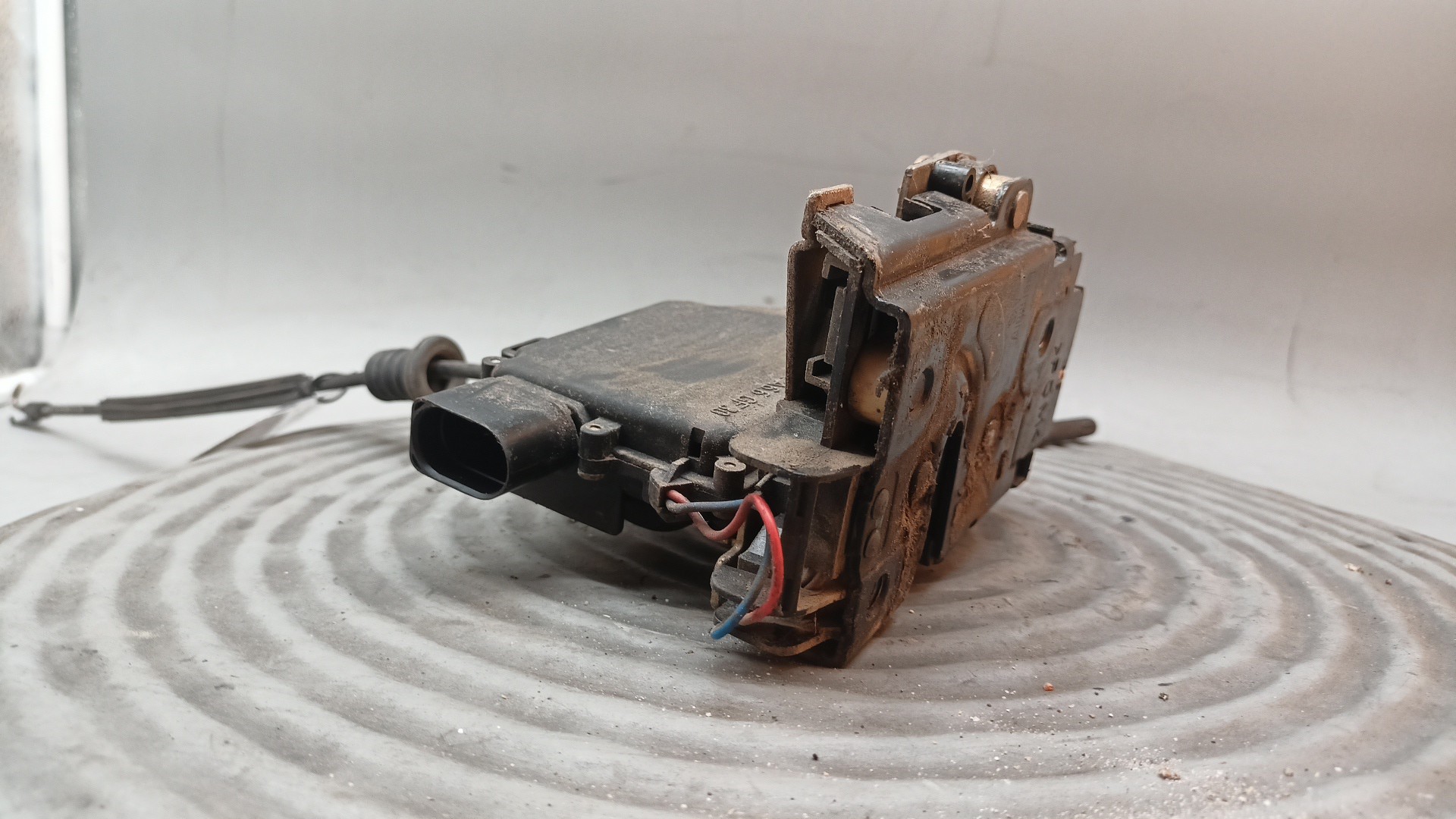 Fechadura Porta Traseira Esquerda VOLKSWAGEN GOLF IV (1J1) | 97 - 07 Imagem-3