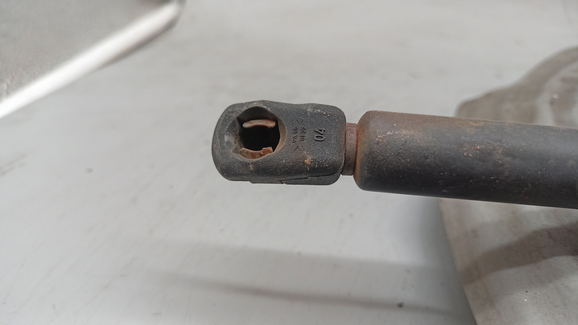 Heckklappendämpfer VOLKSWAGEN GOLF IV (1J1) | 97 - 07 Imagem-2