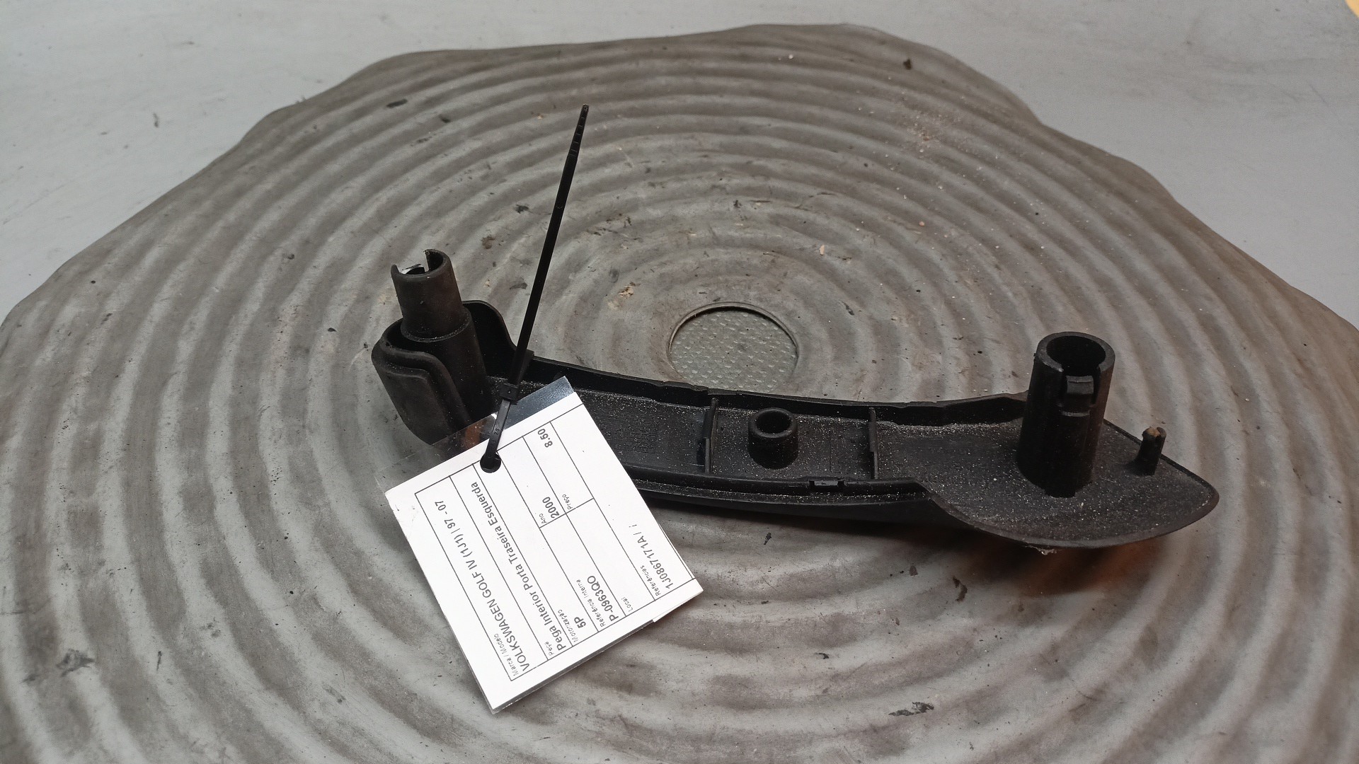 Pega Interior Porta Traseira Esquerda VOLKSWAGEN GOLF IV (1J1) | 97 - 07 Imagem-3