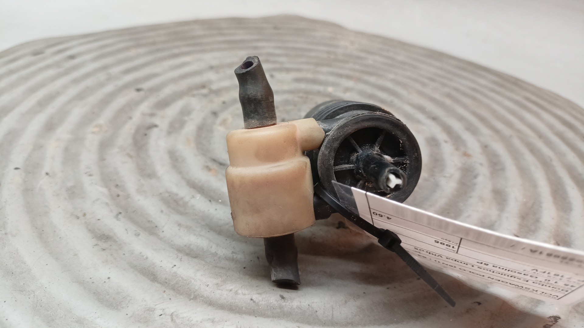 Waschwasserpumpe VOLKSWAGEN POLO (6N1) | 94 - 99 Imagem-4