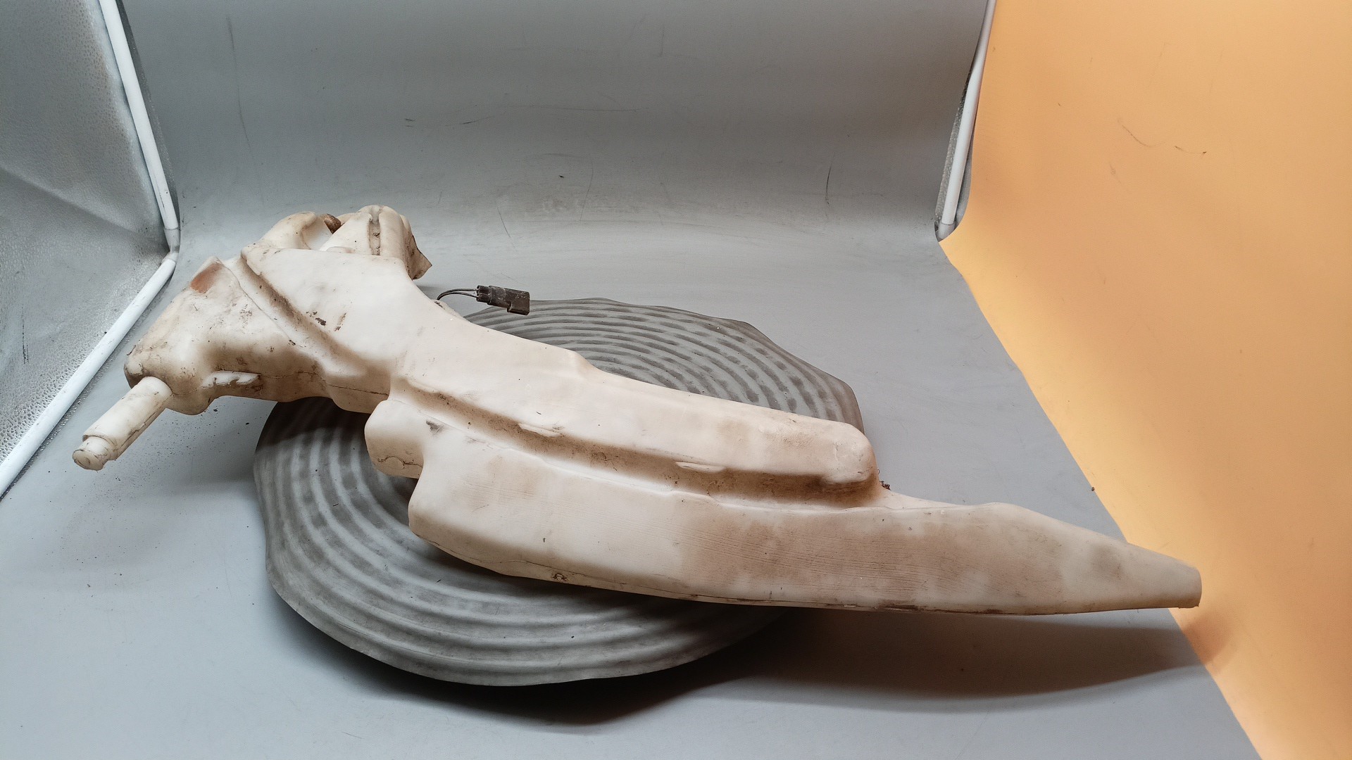 Vaso Depósito Água Limpa Vidros FORD FOCUS três volumes (DFW) | 99 - 09