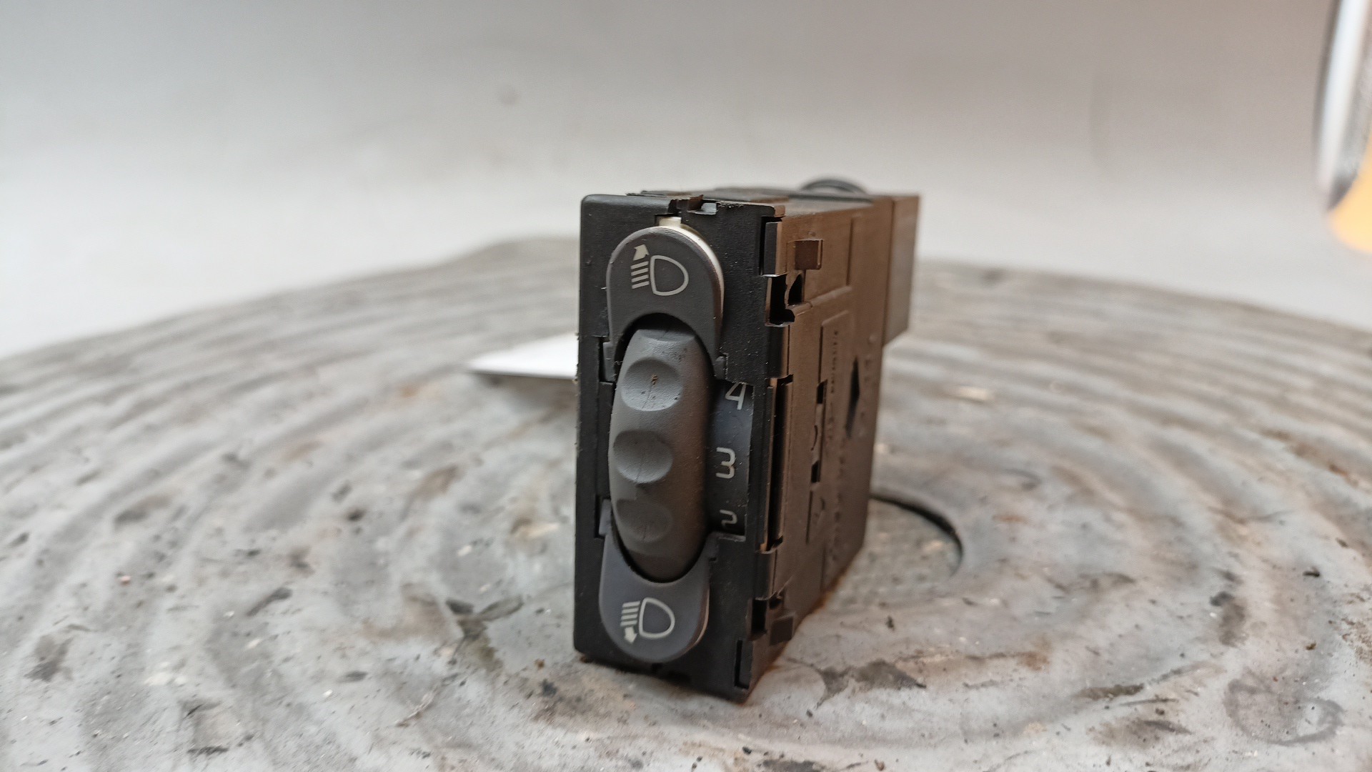 Comando Botão Regulador Faróis RENAULT CLIO II Caixa (SB0/1/2_) | 98 - 