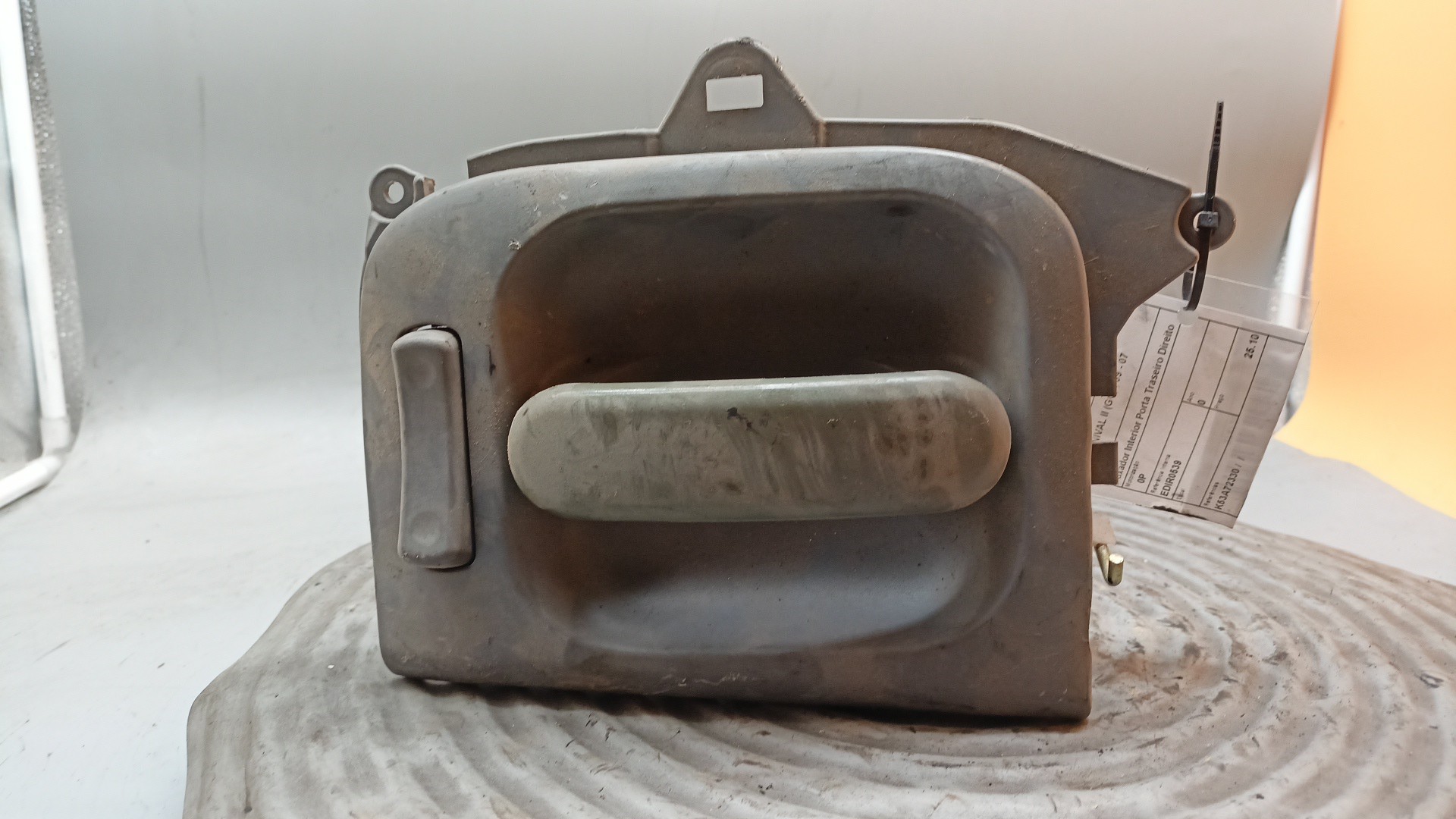 Puxador Interior Porta Traseiro Direito KIA CARNIVAL II (GQ) | 99 - 07