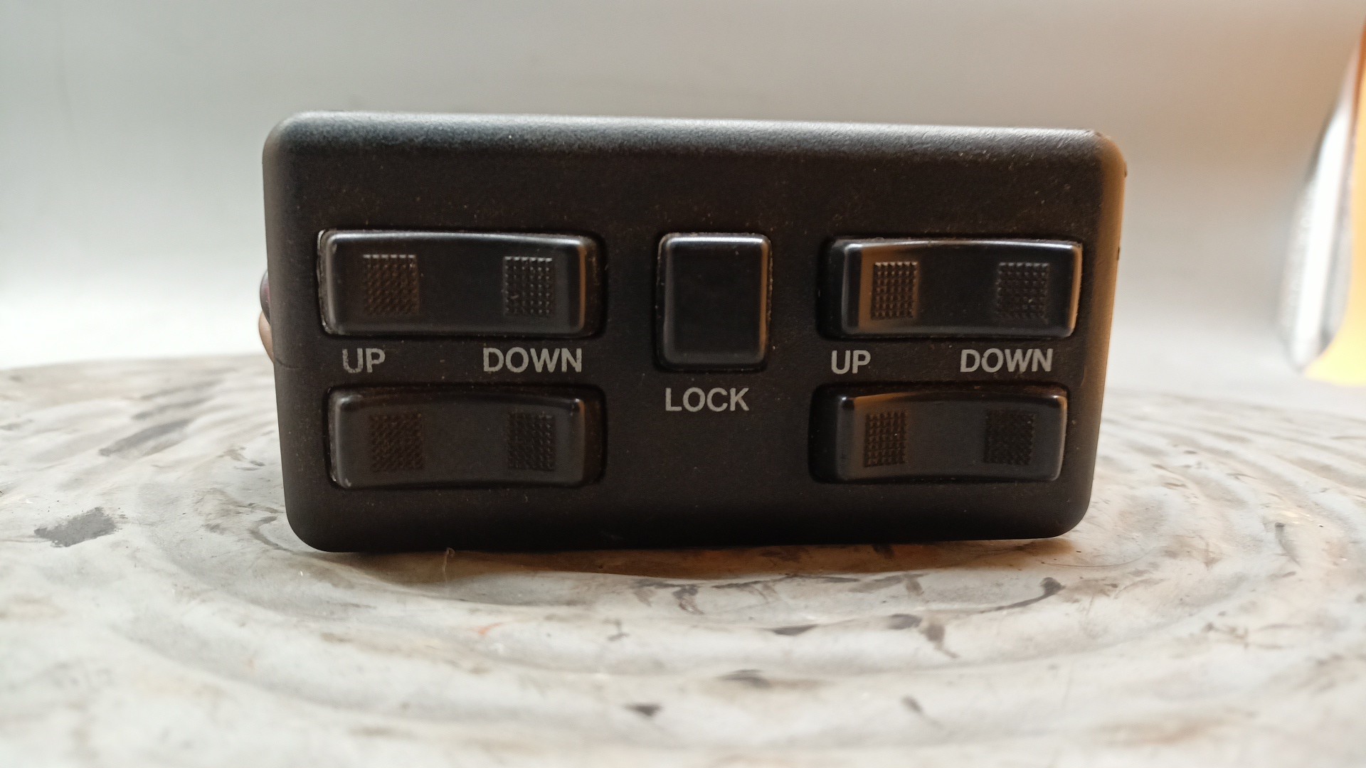 Comando Botão Elevador Vidro HYUNDAI PONY (X-2) | 89 - 95