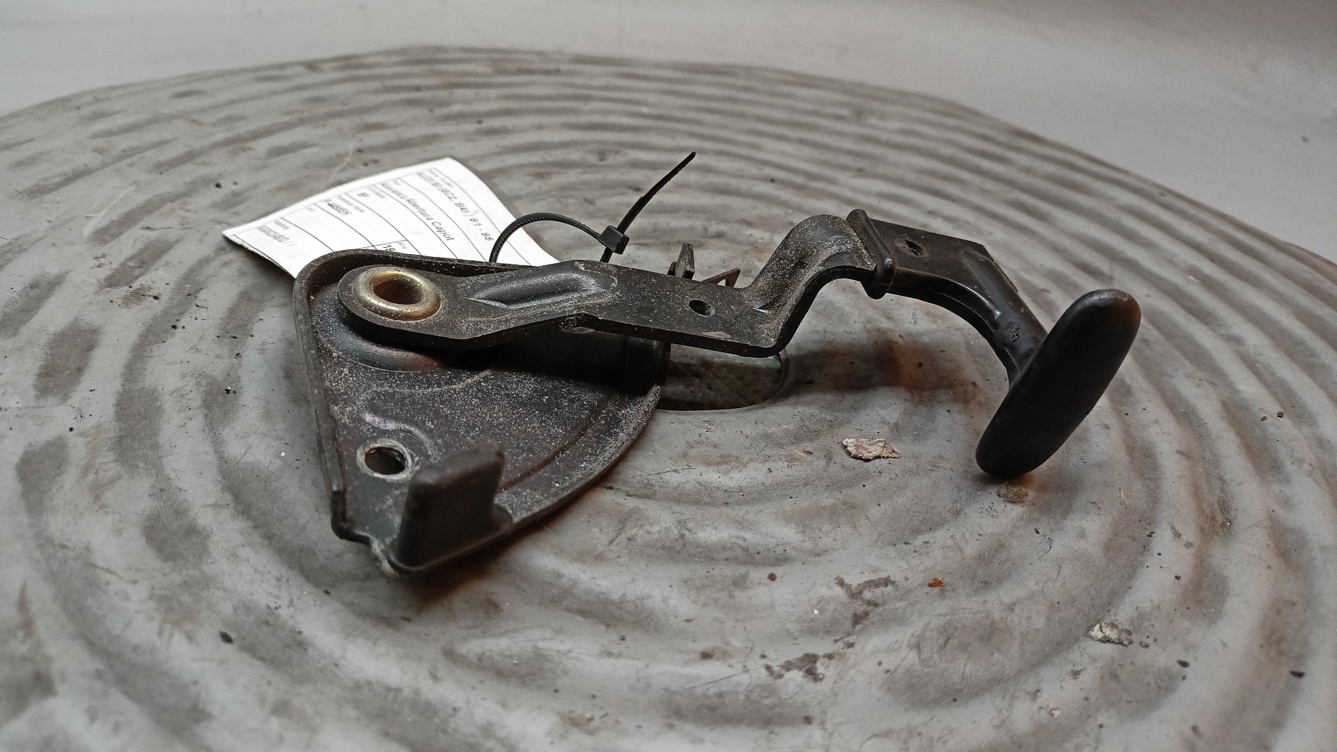 Motorhaubenentriegelung AUDI 80 (8C2, B4) | 91 - 95