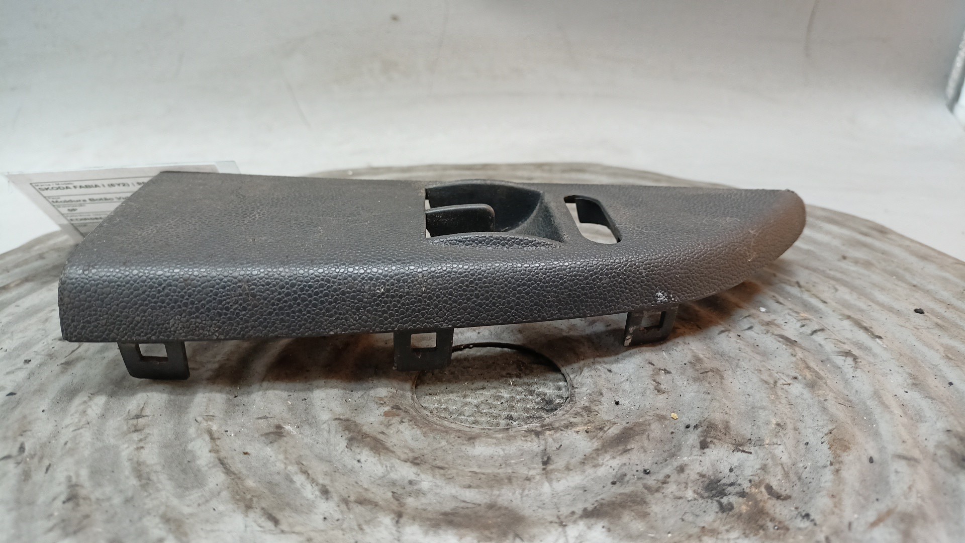 Moldura Botão Vidro SKODA FABIA I (6Y2) | 99 - 08 Imagem-1