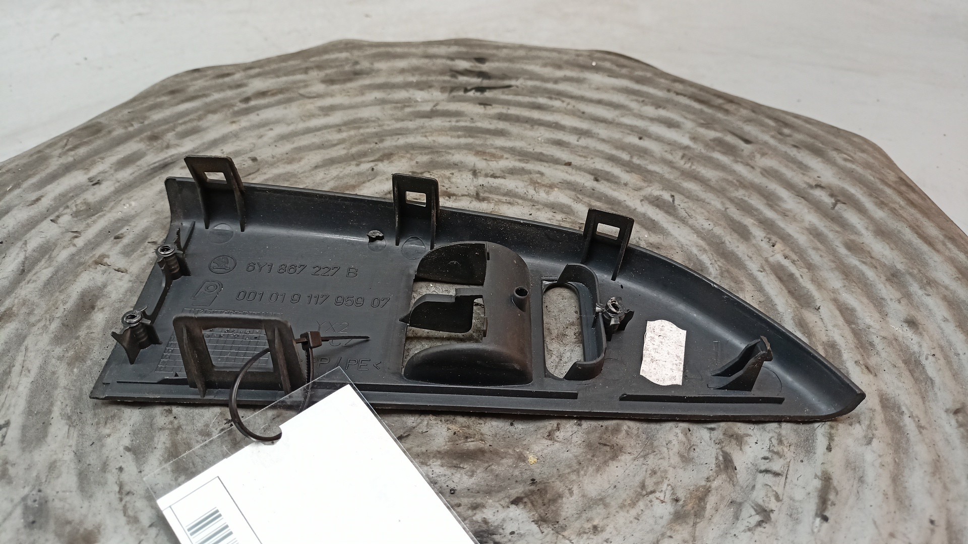 Moldura Botão Vidro SKODA FABIA I (6Y2) | 99 - 08 Imagem-3