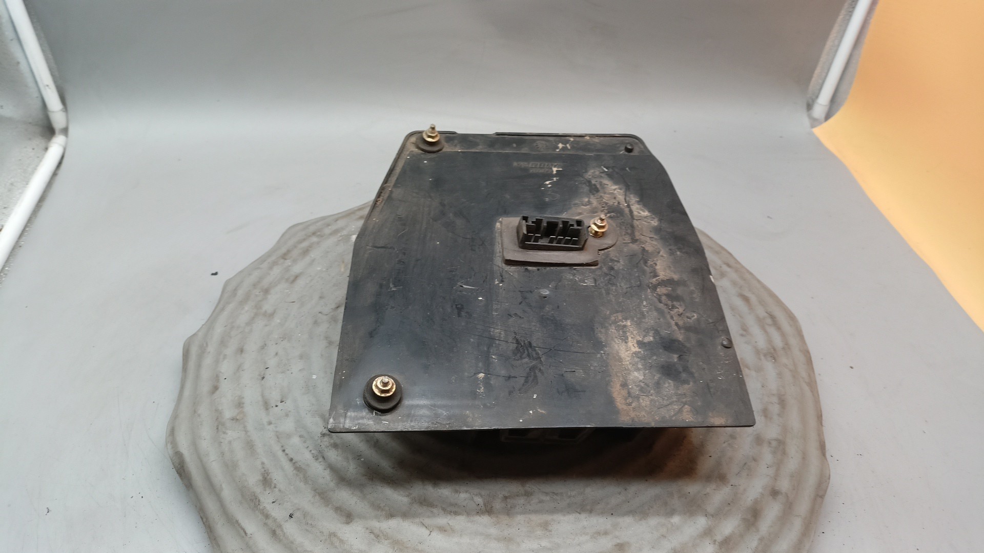 Suporte Luz Placa Farolim Taseiro Esquerdo FIAT UNO (146_) | 83 - 06