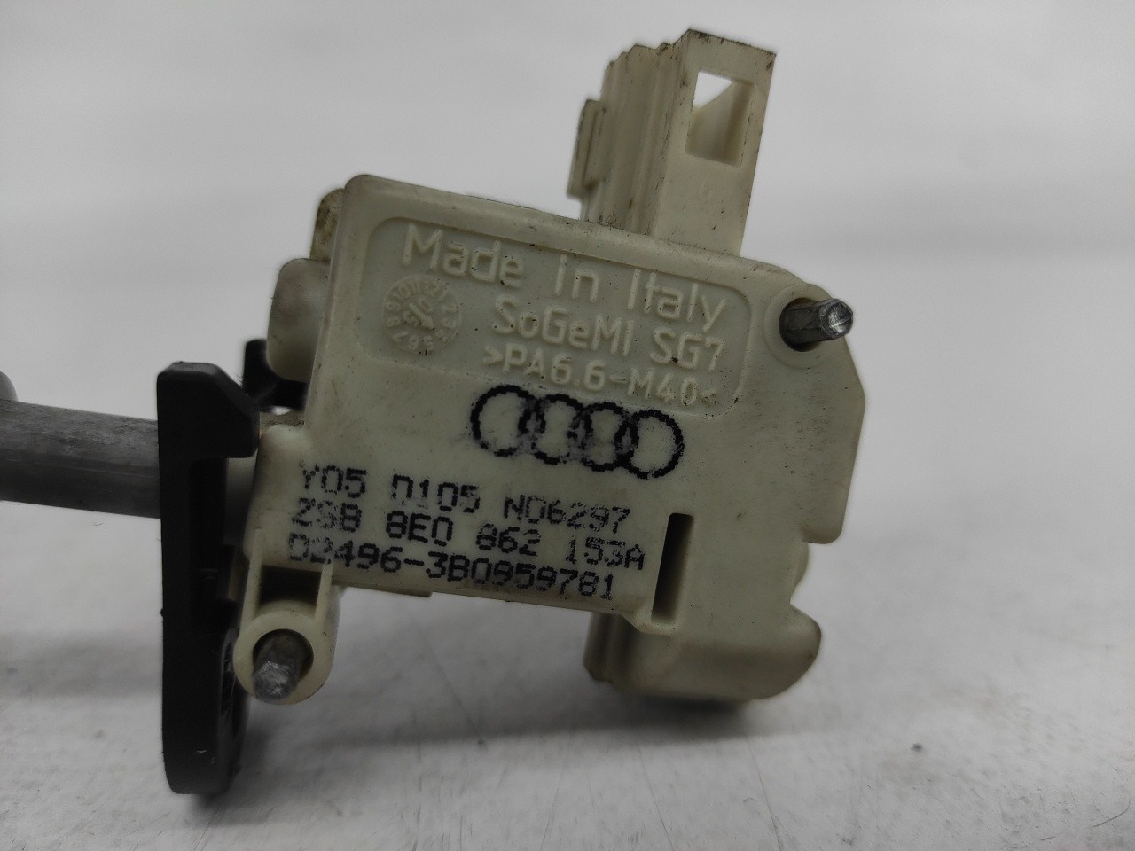Fuel Tank central locking system for AUDI A4 Avant