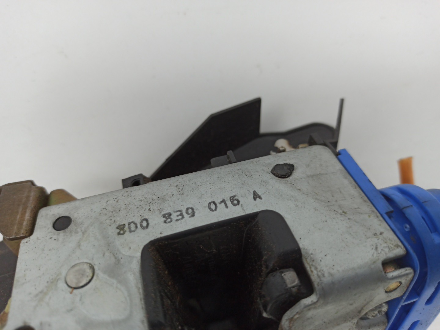 Rear Right lock AUDI A4 Avant (8D5, B5) | 94 - 02 Imagem-2
