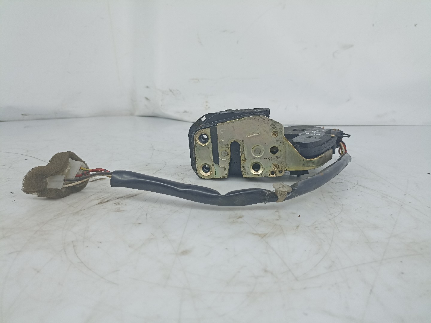 Rear Right lock MAZDA 626 V (GF) | 97 - 02 Imagem-0