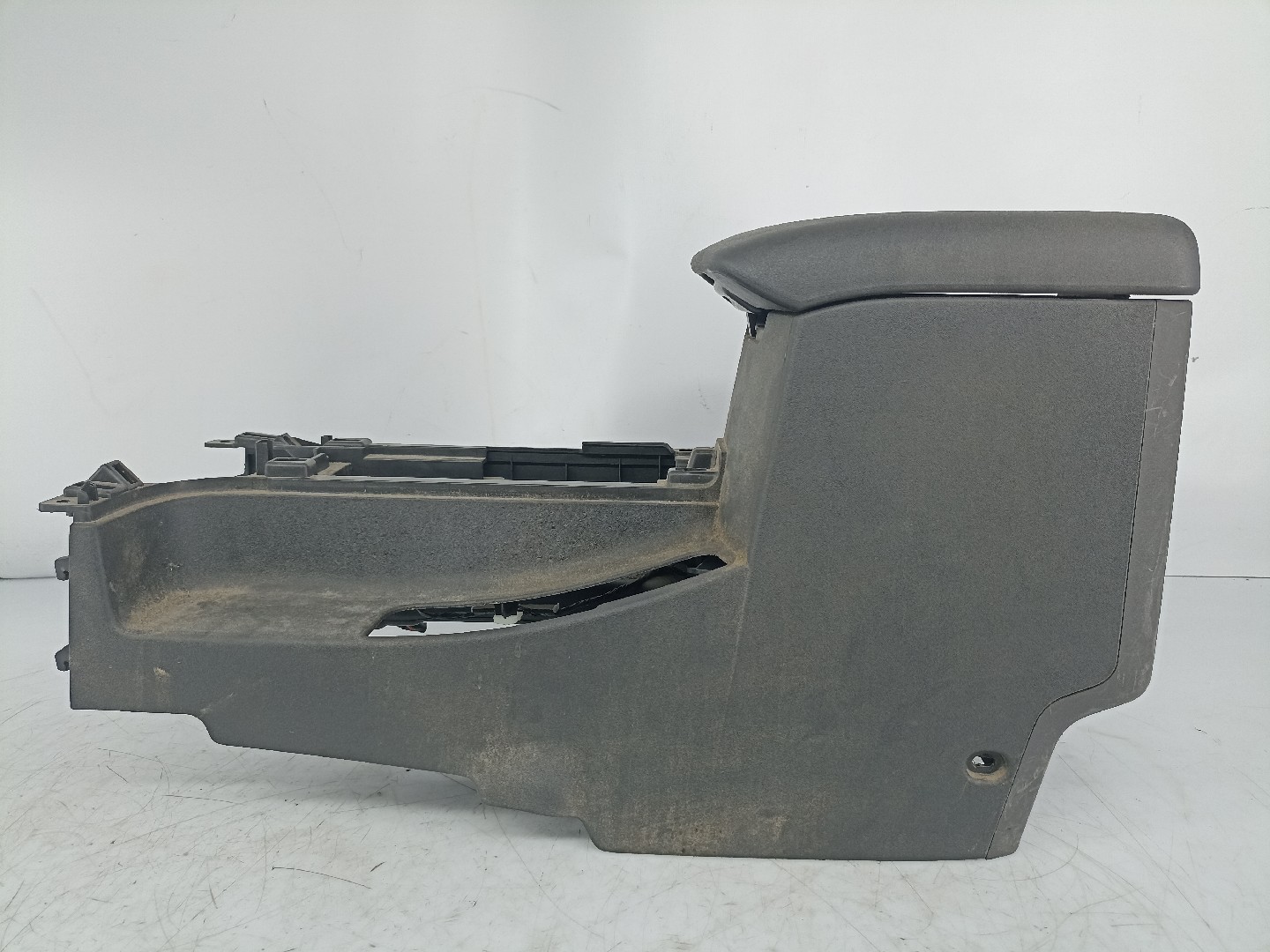 Nissan pathfinder deals center console parts