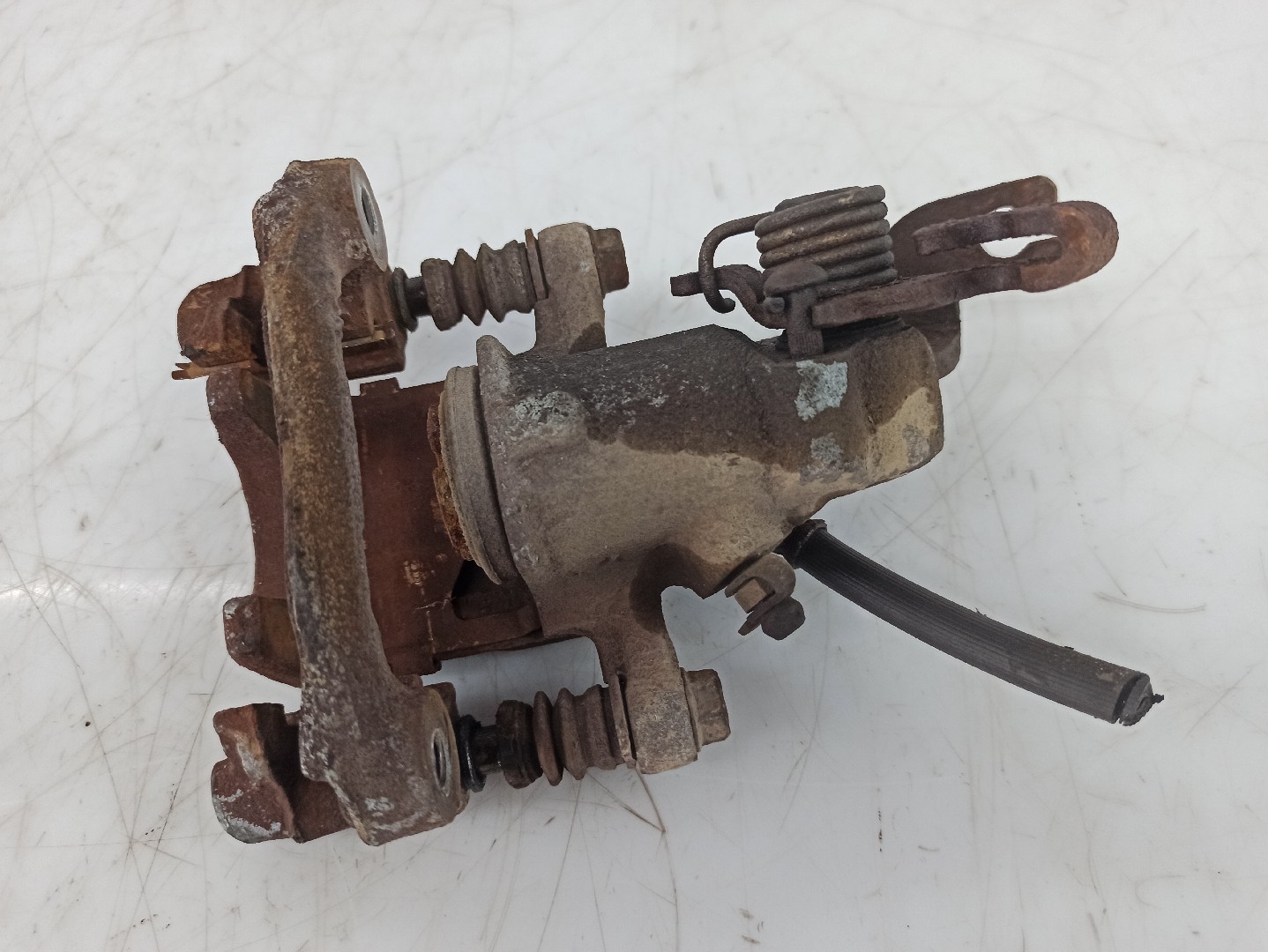Rear Right brake caliper HYUNDAI COUPE (RD) | 96 - 02 Imagem-1