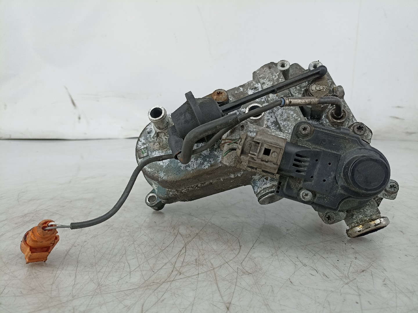 EGR valve AUDI A4 (8K2, B8) | 07 - 15 Imagem-1