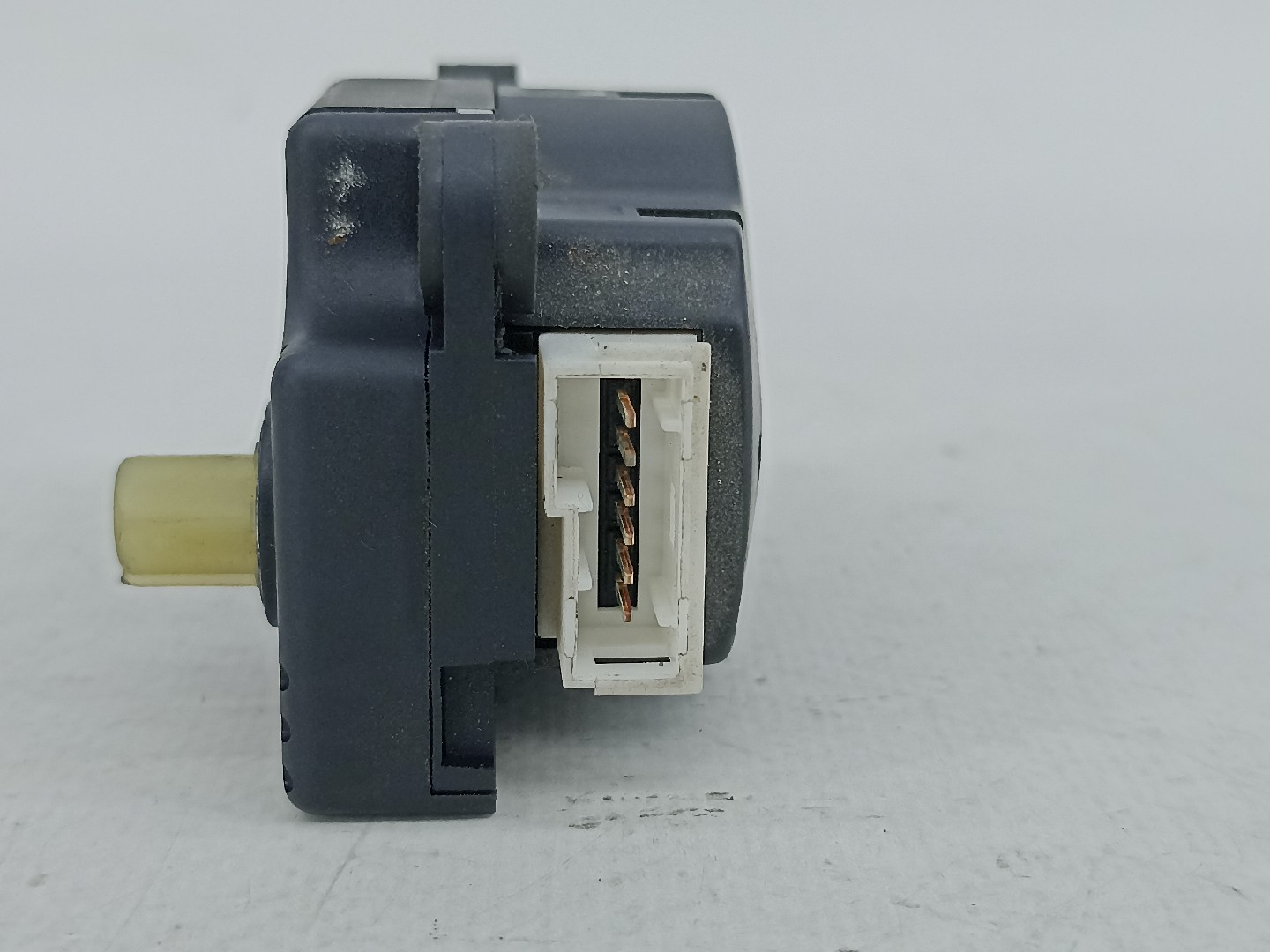 Heater Blower Flap Actuator VOLVO V70 II (285) | 99 - 08 Imagem-4