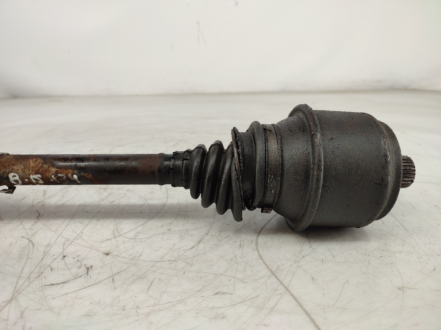 Left driveshaft MERCEDES-BENZ TRÊS VOLUMES (W123) | 76 - 85 Imagem-2