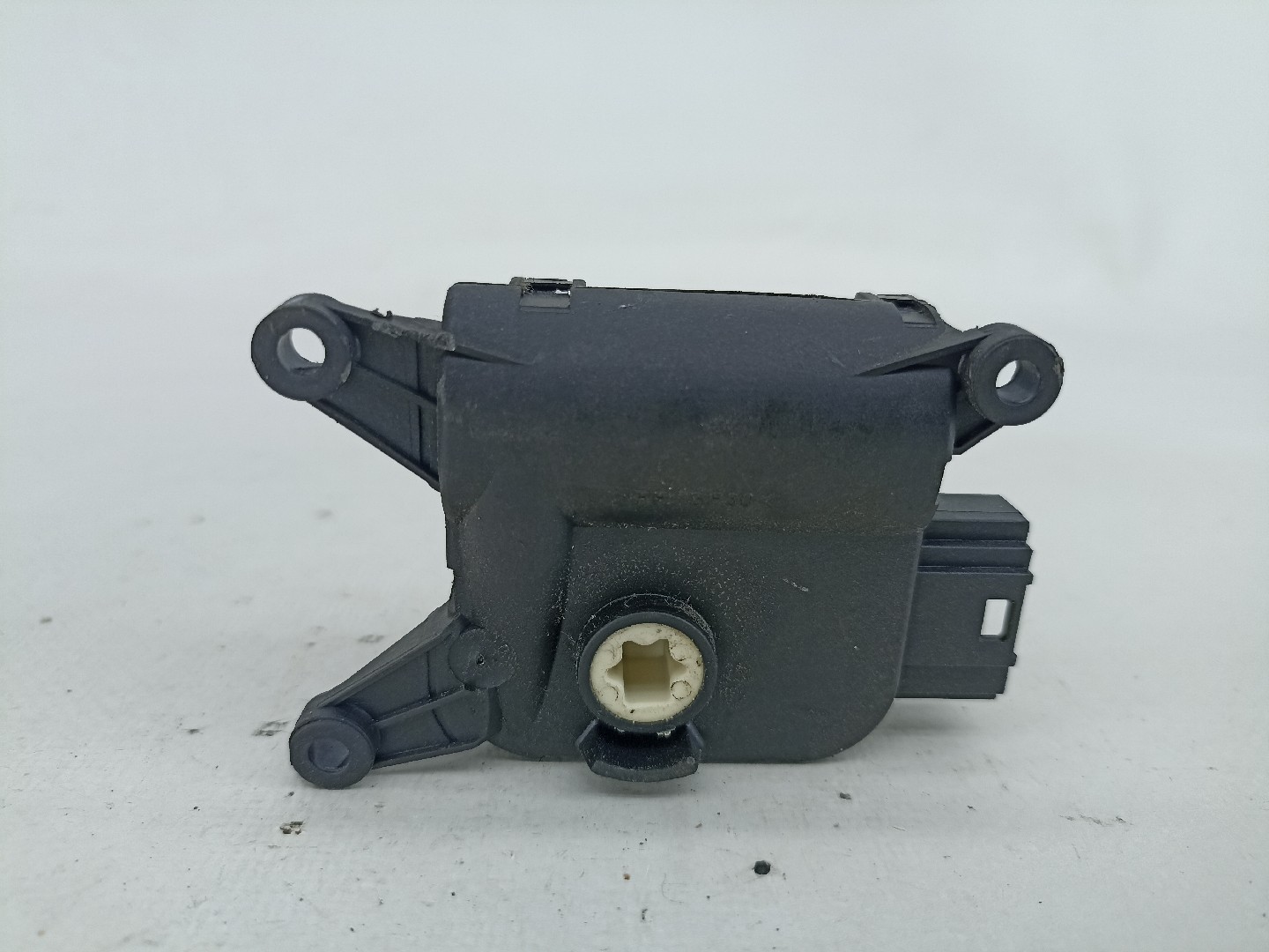Motor atuador de flaps de calefaccion AUDI A4 Avant (8E5, B6) | 00 - 05 Imagem-1