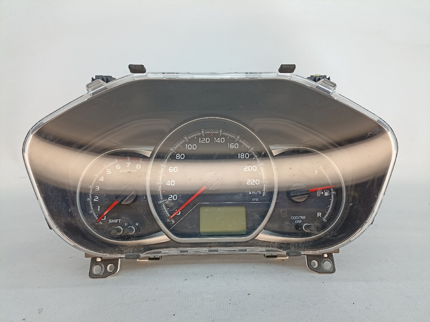 Instrument cluster for TOYOTA YARIS | Recife Used Parts