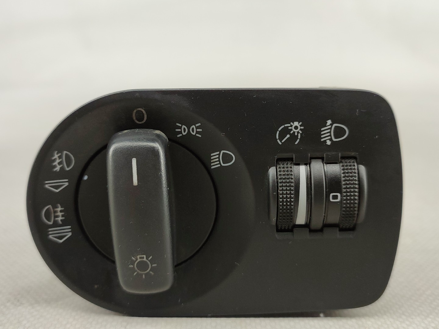 Headlight switch AUDI A3 Sportback (8PA) | 04 - 15 Imagem-0