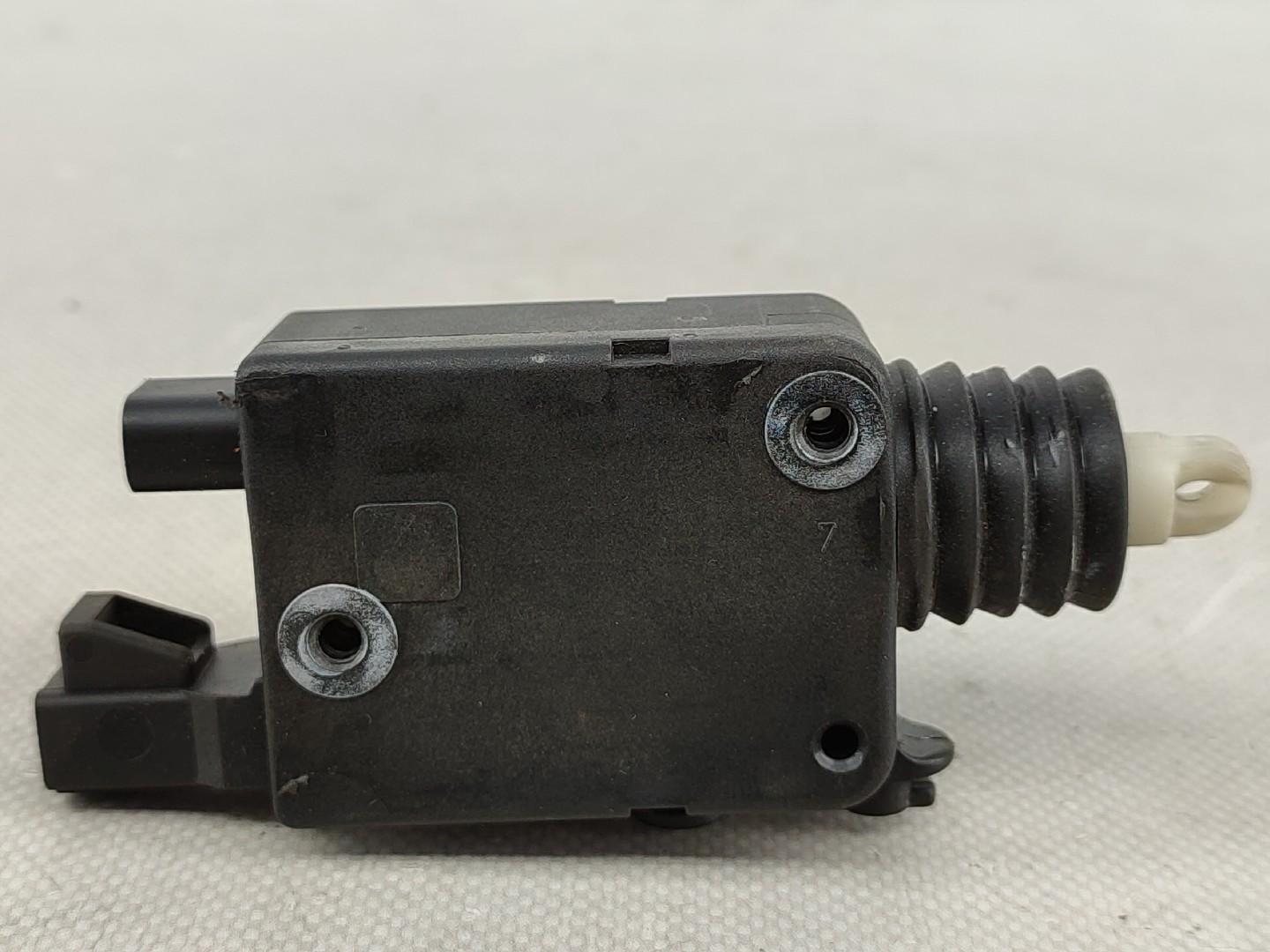 Tailgate Central locking system  OPEL VECTRA B Combi (J96) | 96 - 03 Imagem-1
