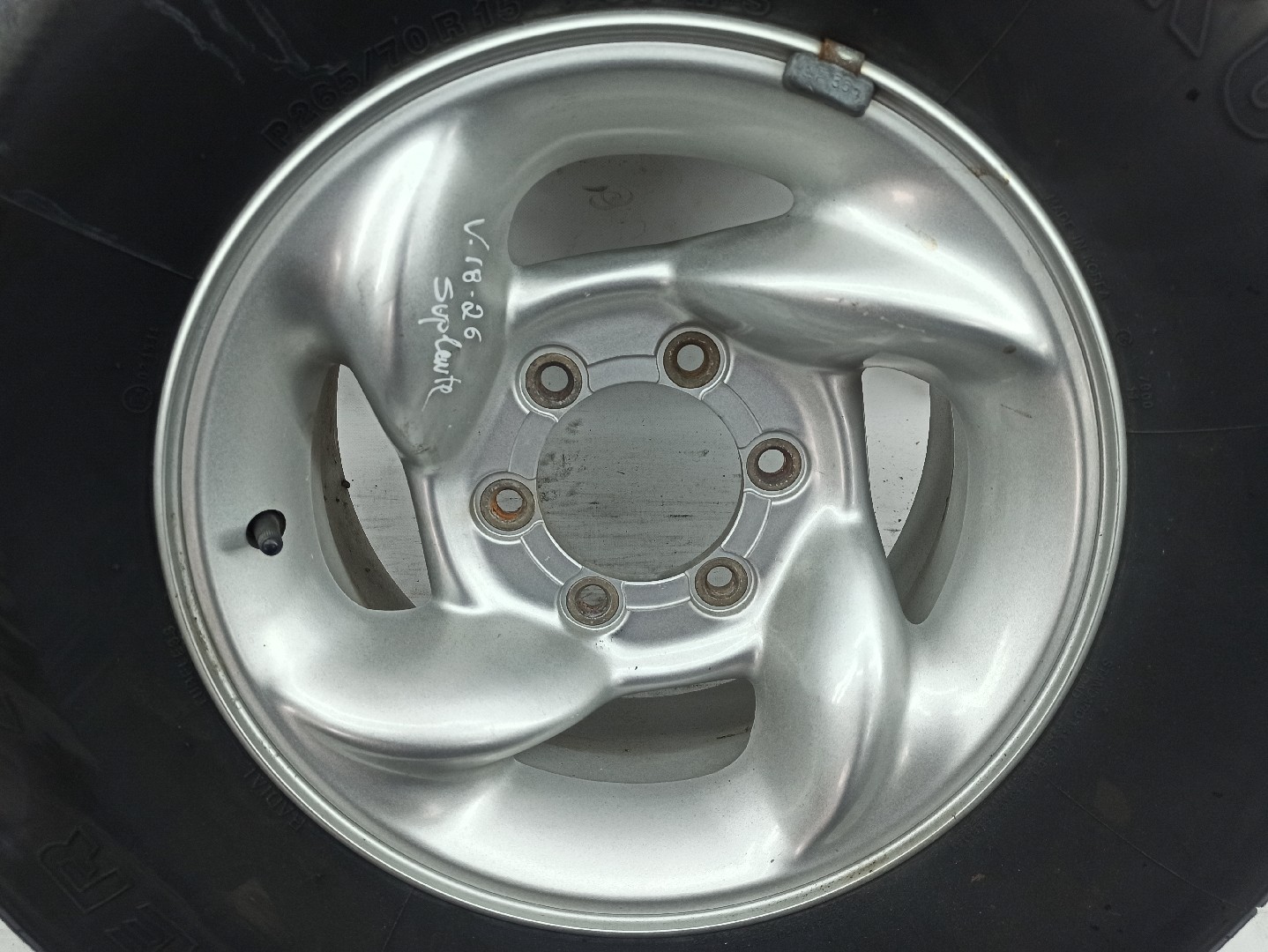 Spare Tire HYUNDAI GALLOPER I | 91 - 98 Imagem-1