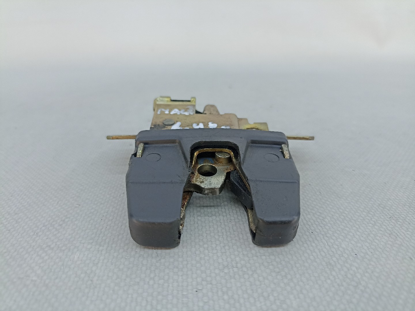 Serratura cofano posteriore VOLKSWAGEN PASSAT (3A2, 35I) | 88 - 97 Imagem-1