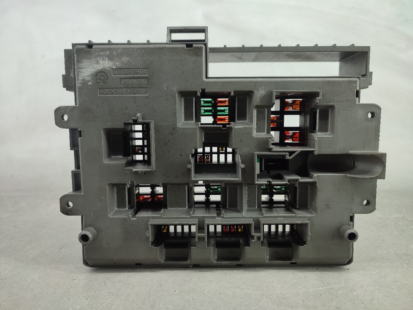Caja reles / fusibles / BSI / UCH / SAM BMW 1 (E87) | 03 - 13 Imagem-1