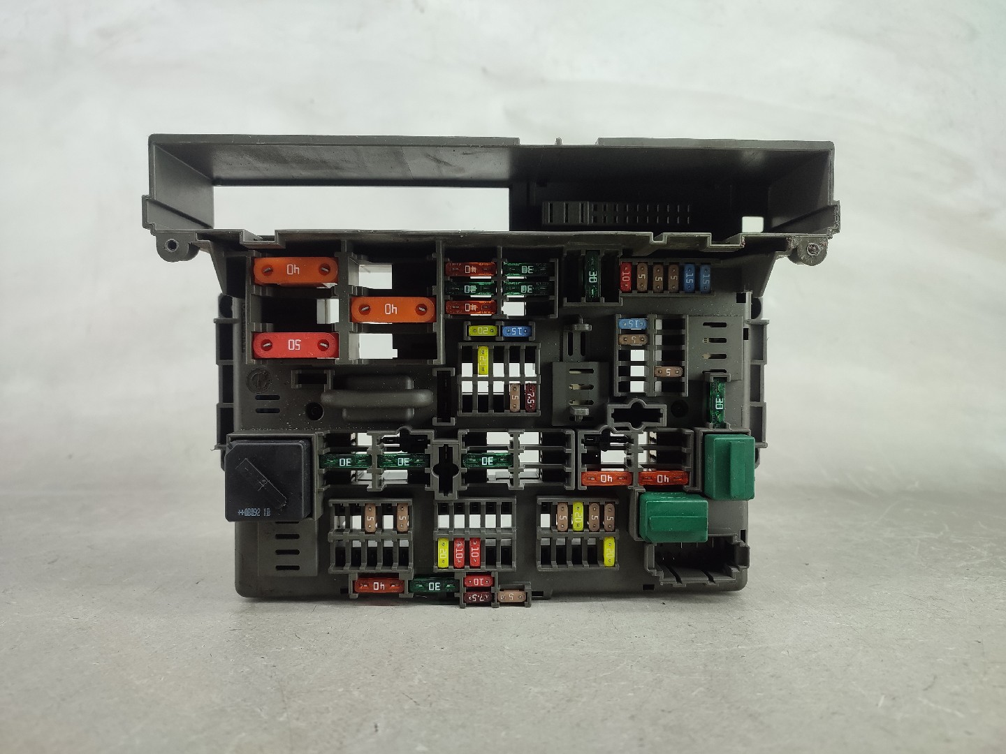 Caja reles / fusibles / BSI / UCH / SAM BMW 1 (E87) | 03 - 13 Imagem-0