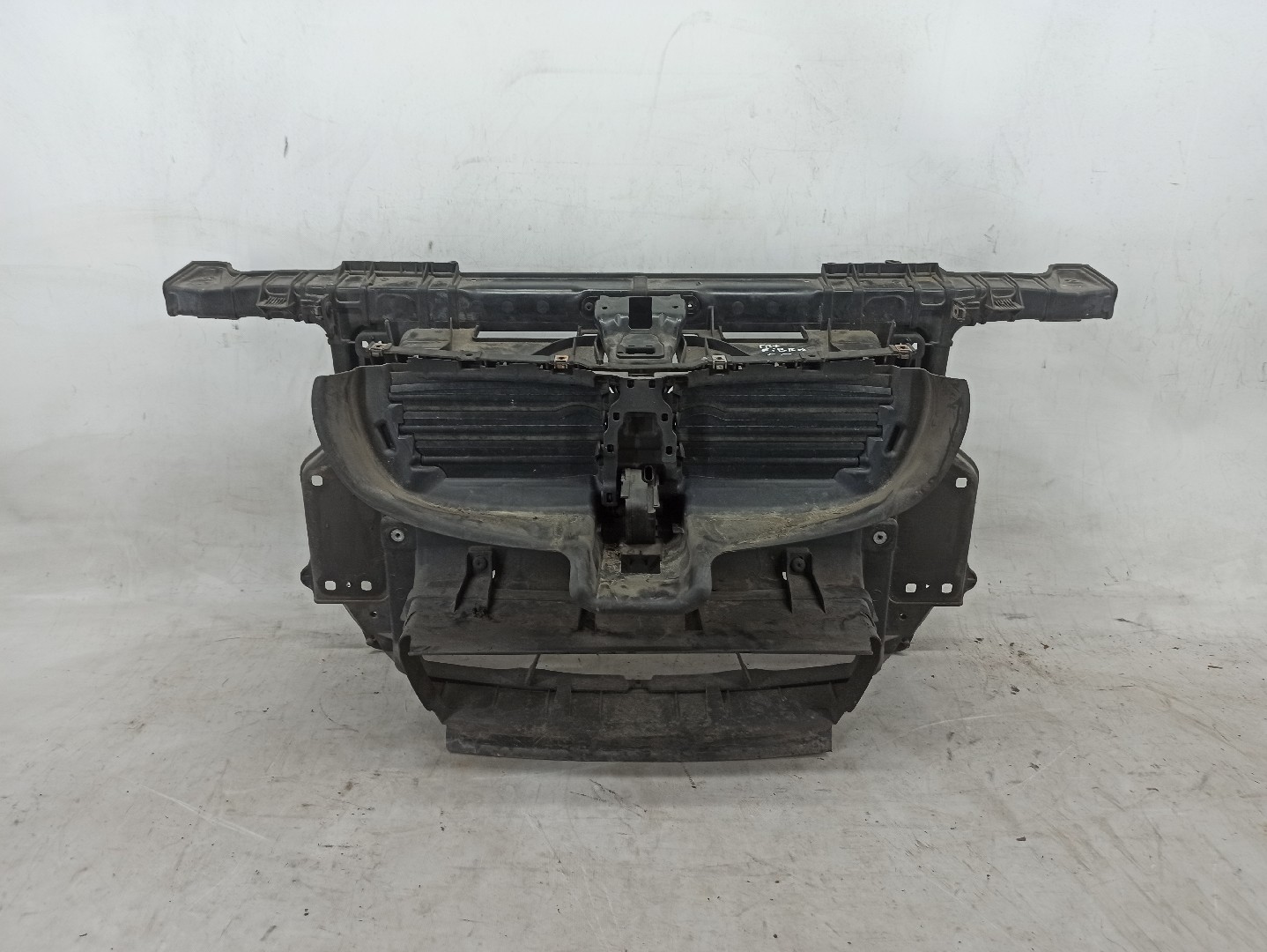 Panel frontal BMW 1 (E87) | 03 - 13 Imagem-0