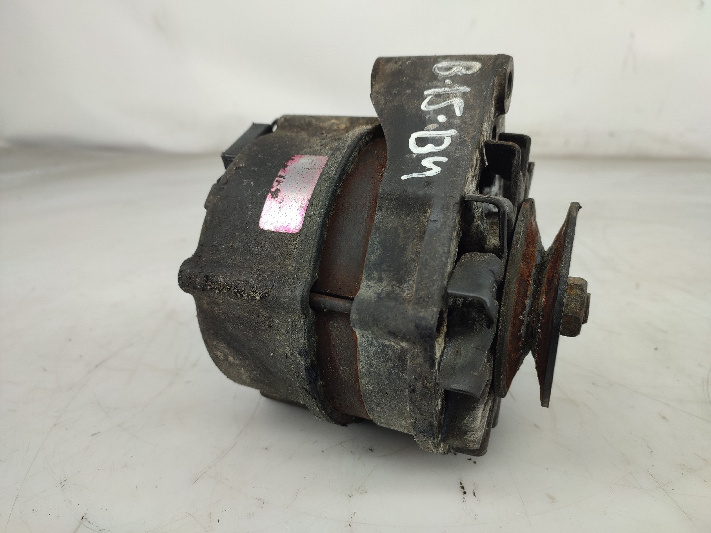 Alternador MERCEDES-BENZ TRÊS VOLUMES (W123) | 76 - 85 Imagem-3