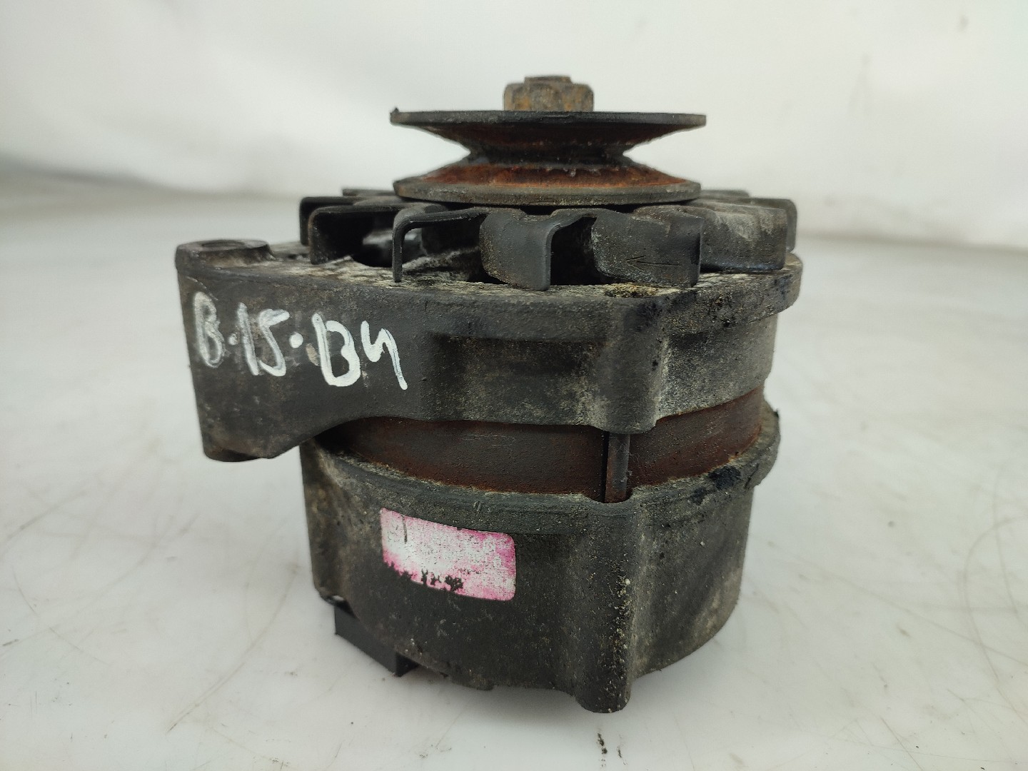 Alternador MERCEDES-BENZ TRÊS VOLUMES (W123) | 76 - 85 Imagem-4