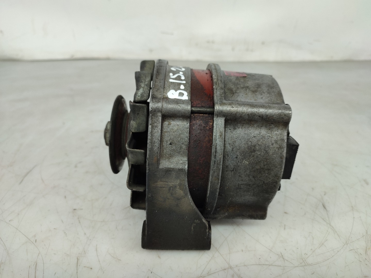 Alternador MERCEDES-BENZ TRÊS VOLUMES (W123) | 76 - 85 Imagem-2