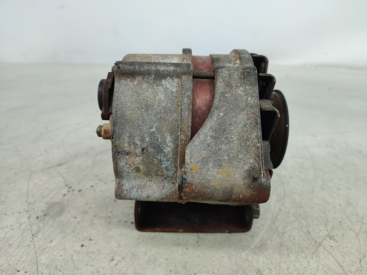 Alternador MERCEDES-BENZ TRÊS VOLUMES (W123) | 76 - 85 Imagem-2