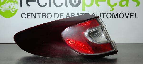 Farolim Traseiro / Stop Esq (226803).
