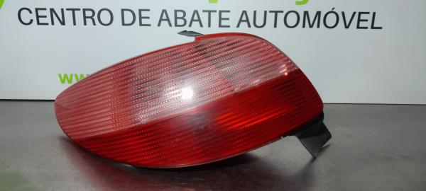 Farolim Traseiro / Stop Esq (226808).