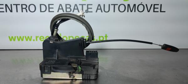 Fecho da Porta Frente Esq (226821).