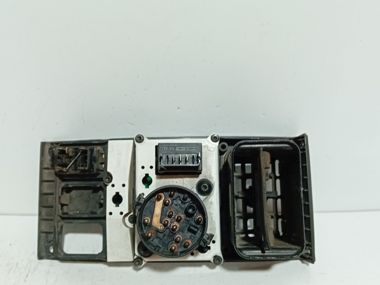 COMUTADOR DAS LUZES SCANIA - Imagem-1