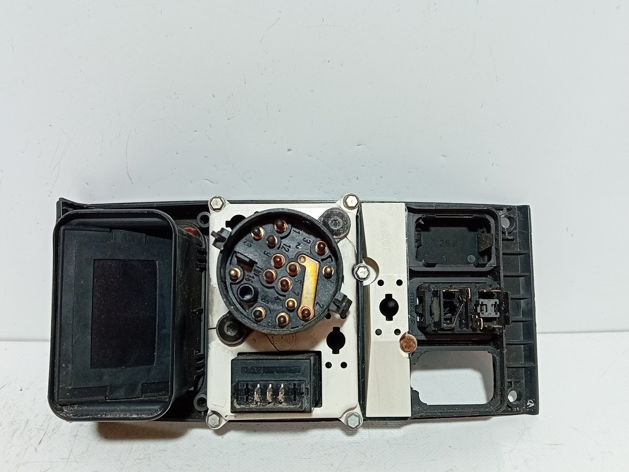 COMUTADOR DAS LUZES SCANIA - Imagem-1