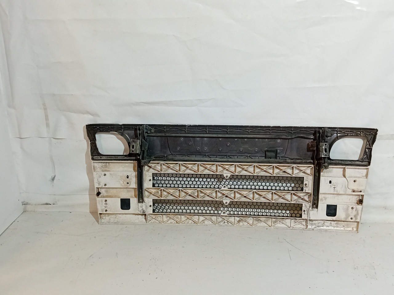 Grelha da Frente SCANIA - Imagem-1