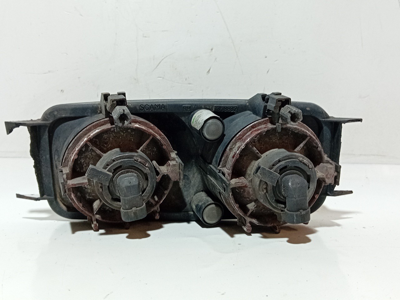 farol nevoeiro SCANIA - Imagem-1