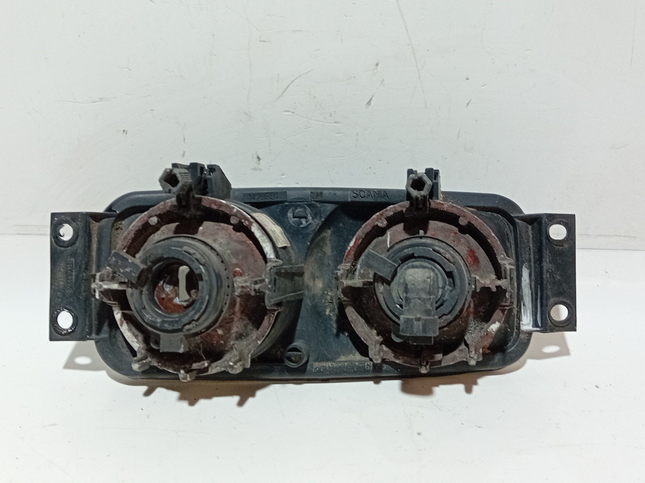 farol nevoeiro SCANIA - Imagem-1