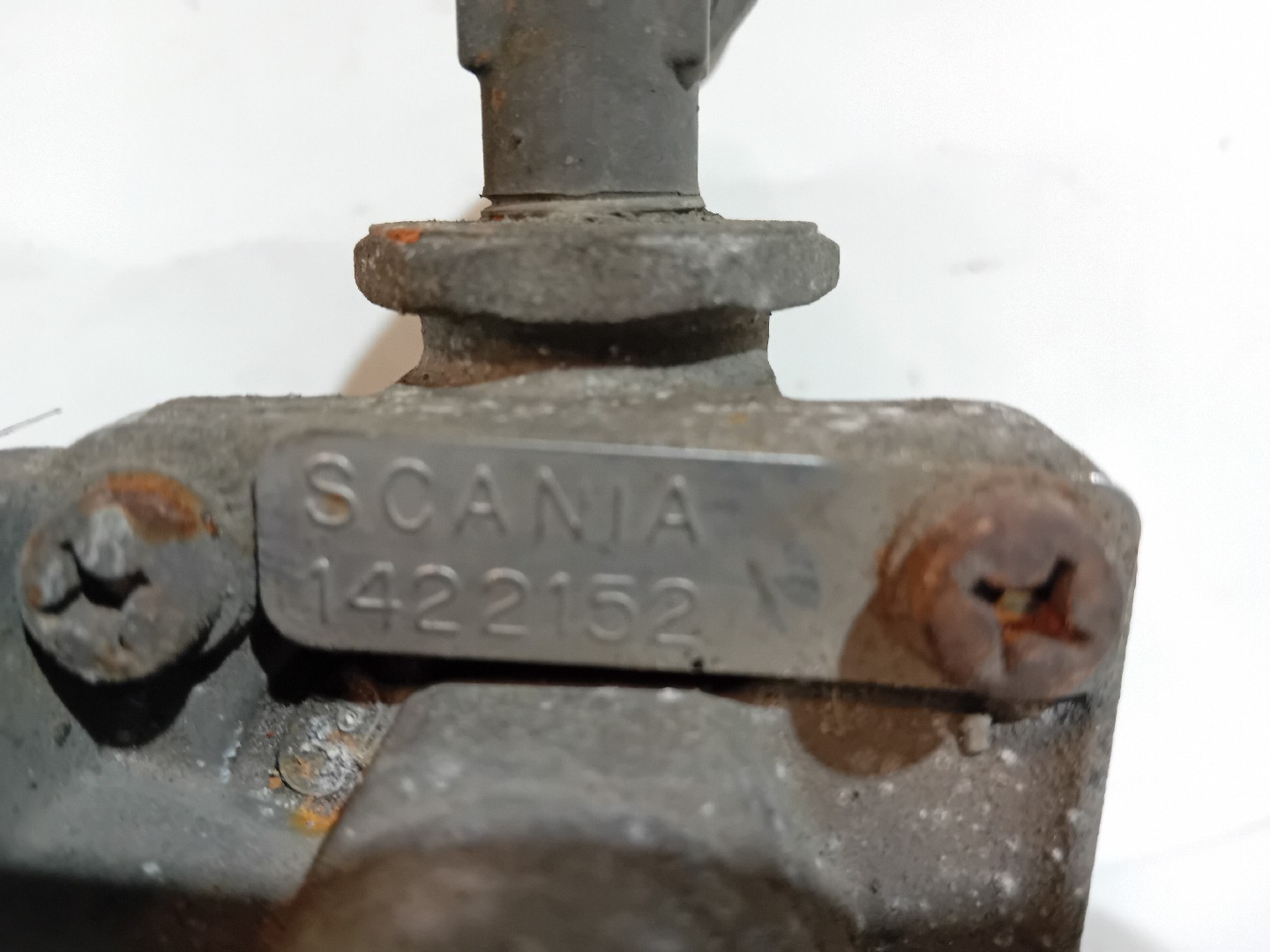 VALVULA SCANIA - Imagem-1