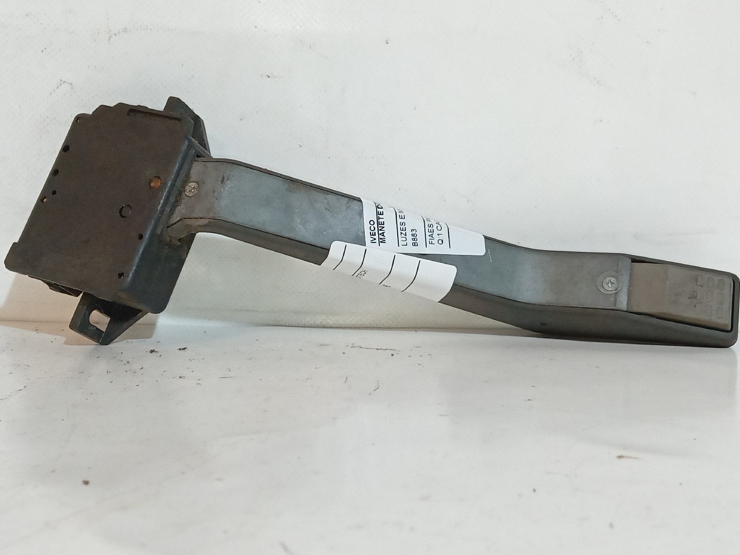 MANETE DAS LUZES IVECO - Imagem-1