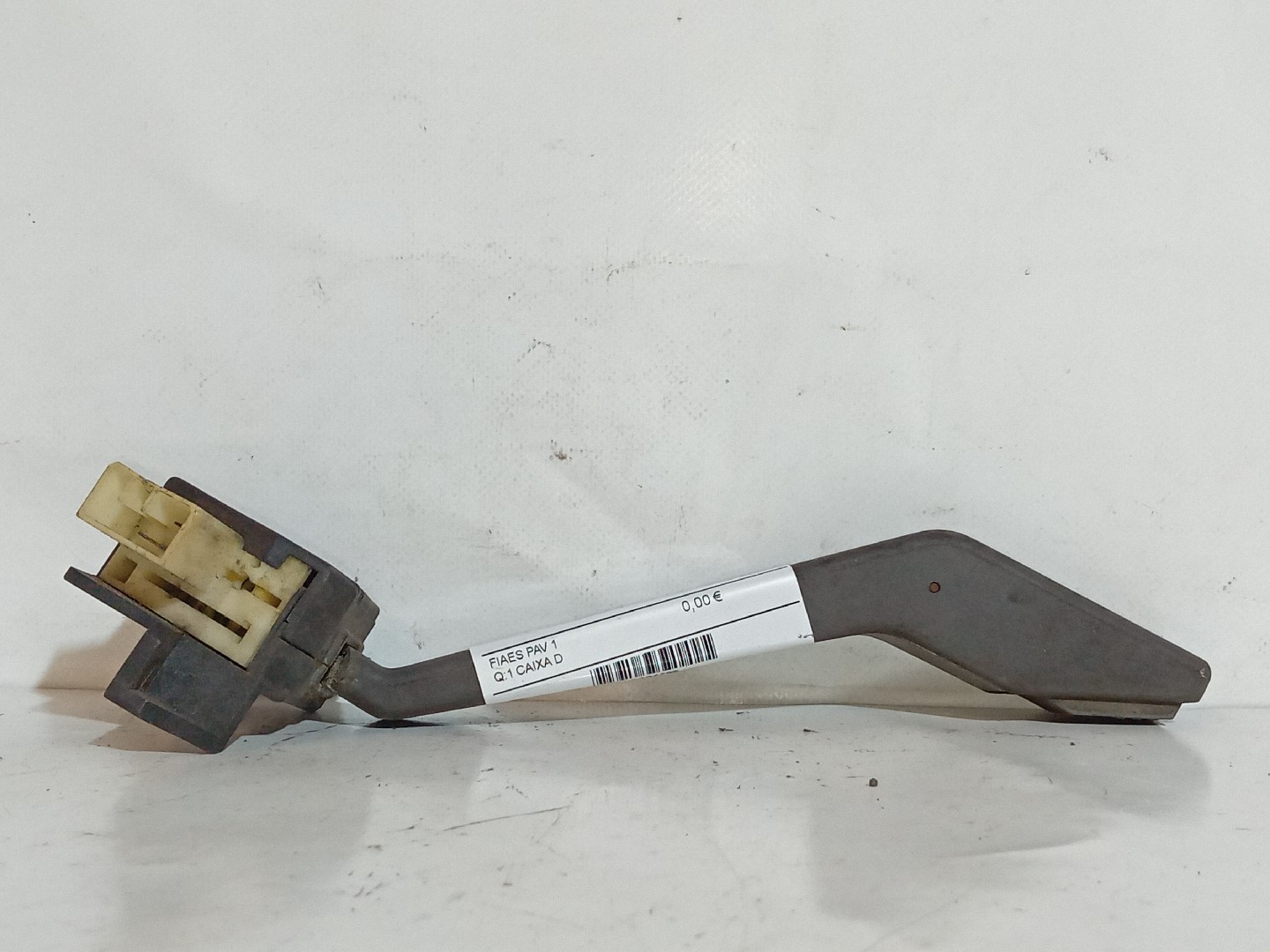 MANETE LIMPA-VIDROS IVECO - Imagem-1