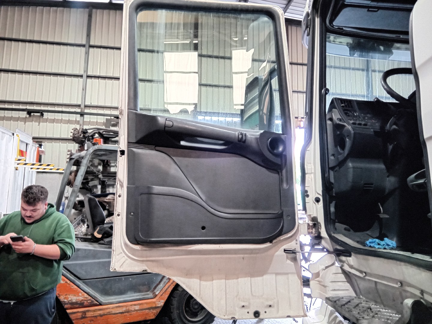 Porta Frente Esq SCANIA P/R/S/T/G Imagem-1