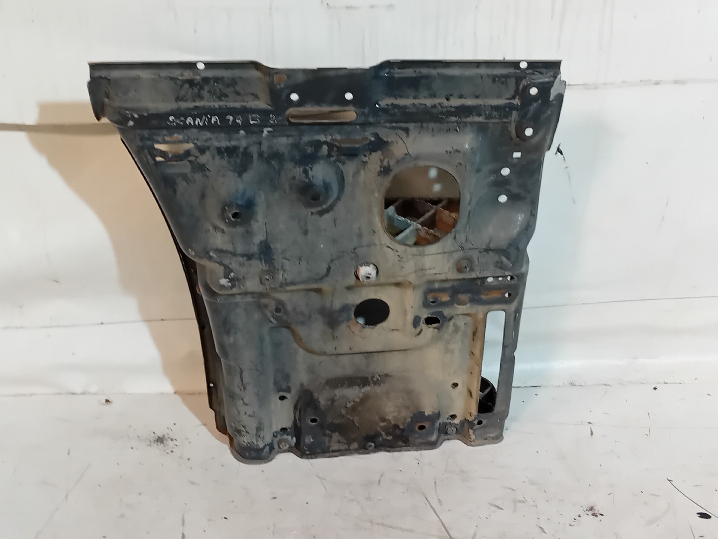 Estribo DRT SCANIA 4 - series | 95 - 04 Imagem-1