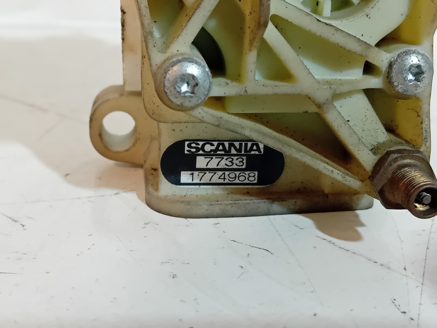 TRAVÃO DE MÃO SCANIA P,G,R,T - series | 03 -  Imagem-2