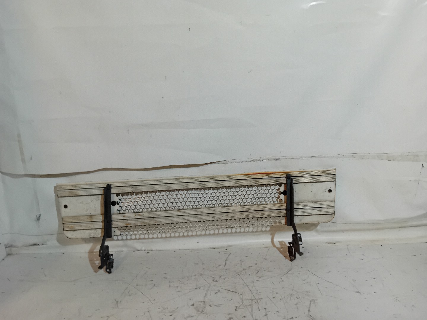 Grelha da Frente SCANIA P/R/S/T/G Imagem-1