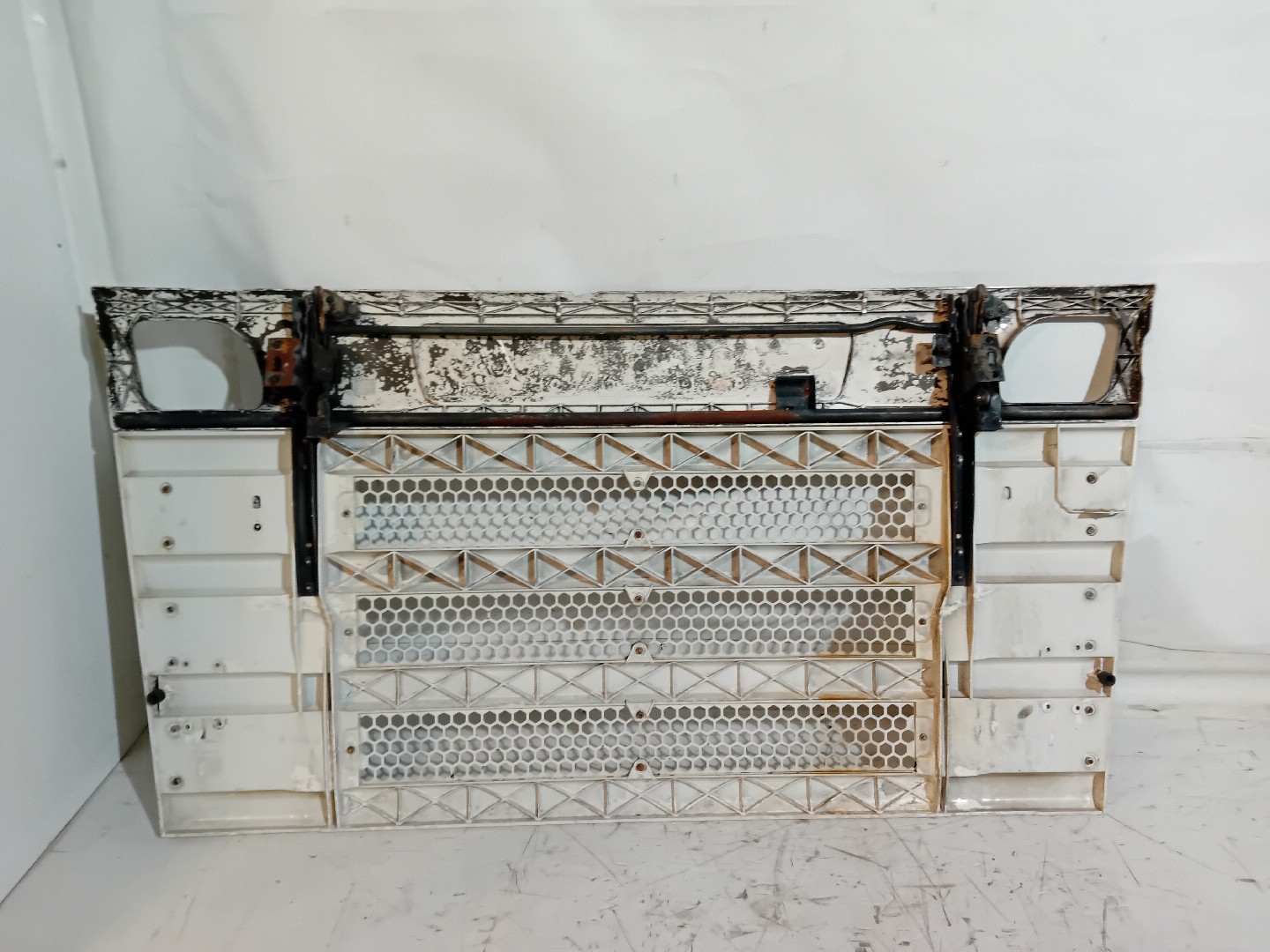 Grelha da Frente SCANIA P/R/S/T/G Imagem-3