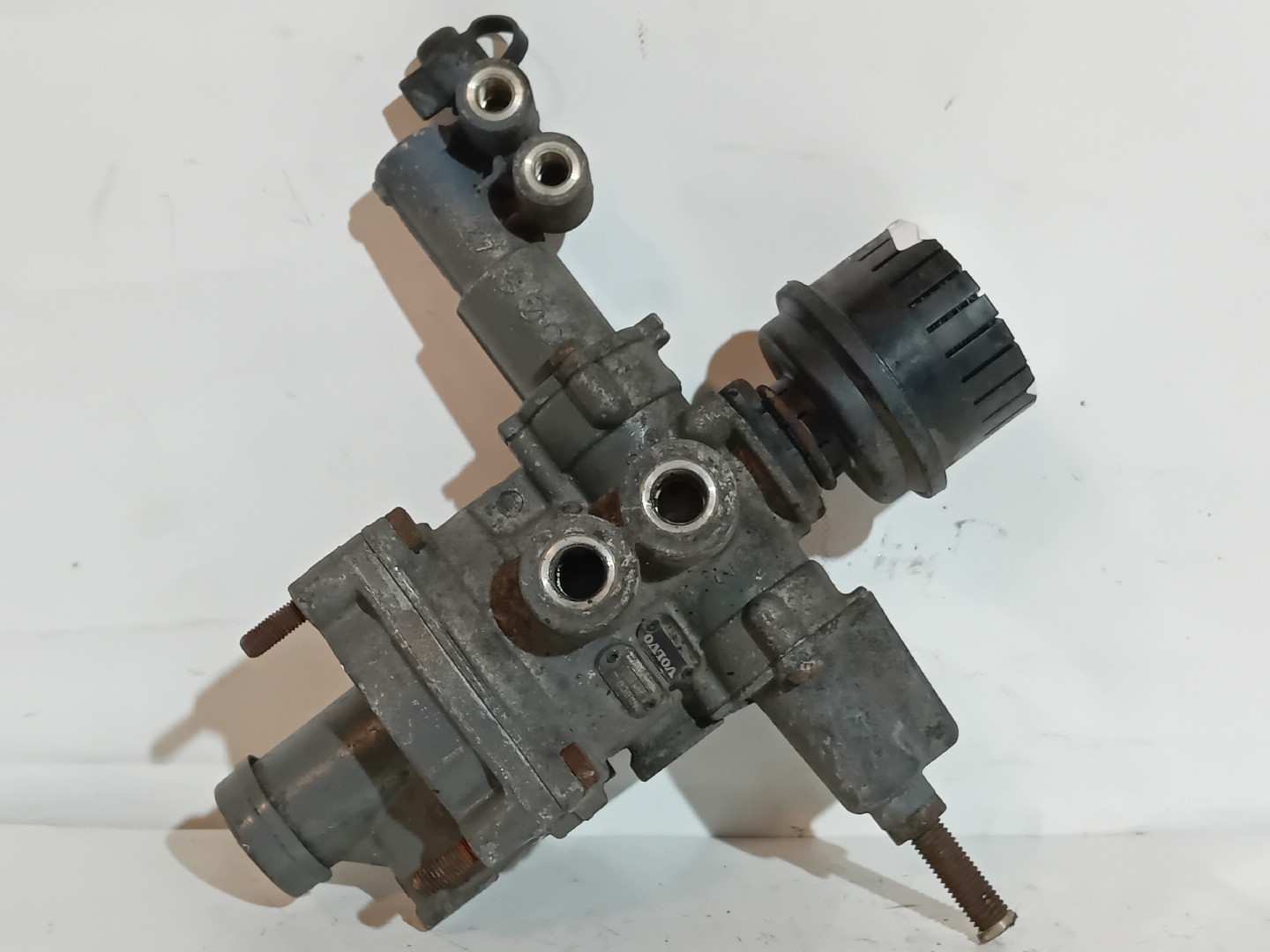 VALVULA VOLVO - Imagem-1